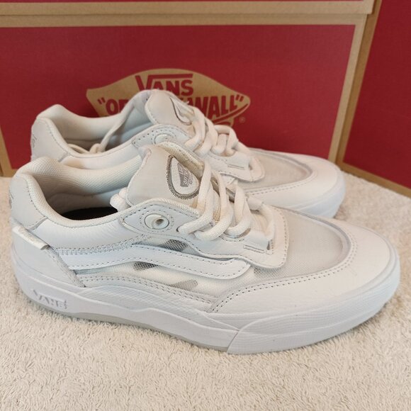 Vans Men's 4/Women's 5.5 Wayvee Triple White Suede Mesh VN0A5JIABGG - Picture 1 of 12
